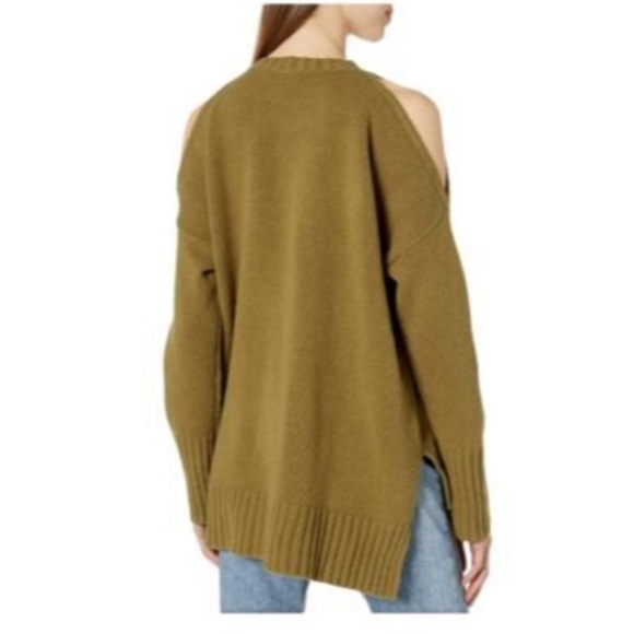 BCBG cold should sweater - Picture 2 of 7